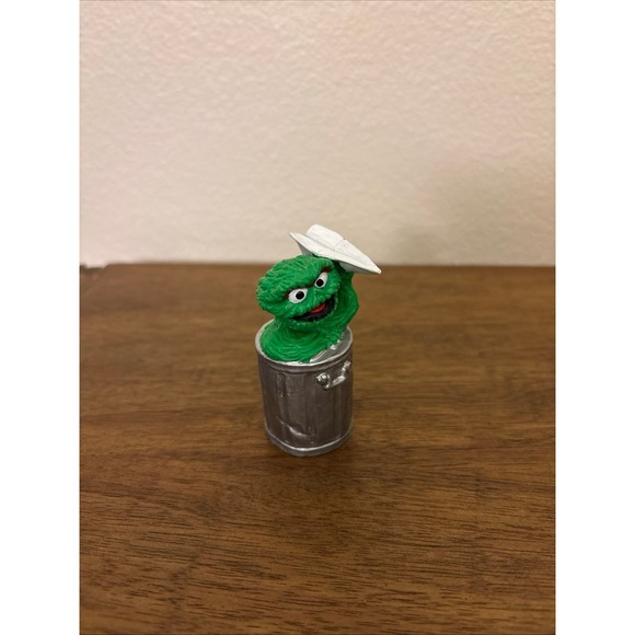 Applause Other - Vtg 80's Oscar THE GROUCH Paper Airplane 2.5" Applause Sesame Street figure